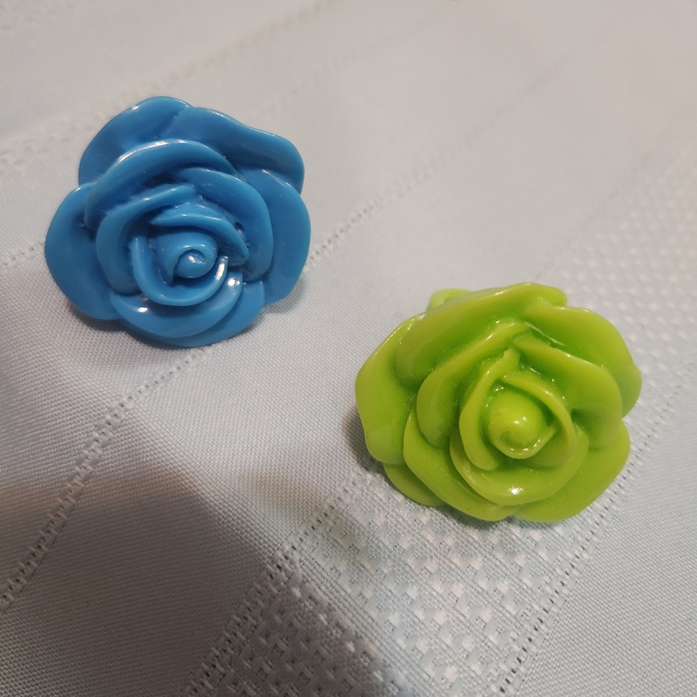 Green and Blue Rose Rings - Picture 3 of 4